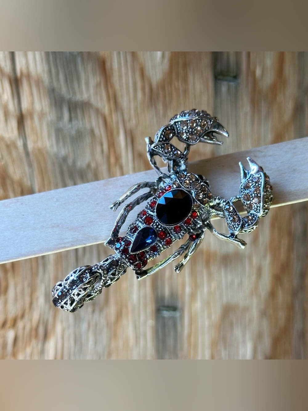 NWOT Scorpion Rhinestone Brooch - Picture 3 of 9